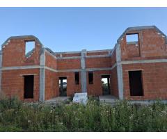 BRASADAS vinde casa in constructie de tip DUPLEX in Odoreu.