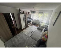 BRASADAS vinde ap 3 cam etaj 3/4 Carpați 1.