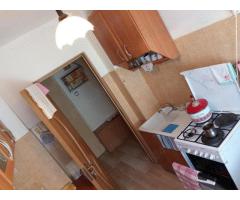 BRASADAS vinde ap 2 cam la PARTER zona Spitalul Judetean. - Imagine 4