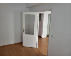 BRASADAS vinde ap 2 cam la PARTER in CENTRU. - Imagine 3