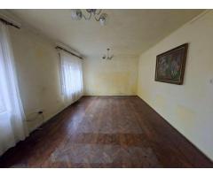 BRASADAS vinde apartament cu 3 camere la etaj in casă - Imagine 3
