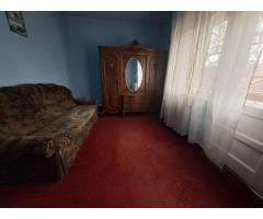 BRASADAS vinde apartament cu 3 camere la etaj in casă - Imagine 4