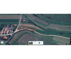 Vand teren Hala  ,  casa , duplex ,la asfalt Luna de sus 1000mp - Imagine 2