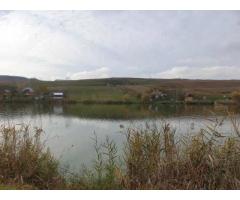 De vanzare teren cu front la LAC