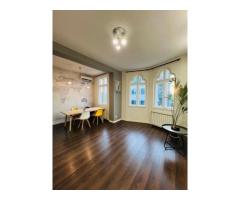 Apartament spațios și luminos într-o vilă interbelică –  Budapesta / Tineretului
