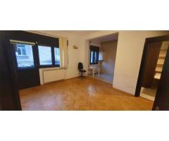 Apartament 2 camere in vila, stradal Dorobanți doua balcoane, două băi - Imagine 2