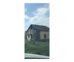 Casa de vantare - Pret 250.000   (Teren 15 Ari)