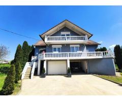 BRASADAS vinde casa cu 7 camere si teren 890mp în Decebal.