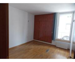 Inchiriez apartament