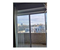 Apartament cu 2 camere de inchiriat in  zona centrala +terasa de 9 m - Imagine 2