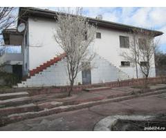 Vand Vila si teren cu deschidere la lac (5128mp)