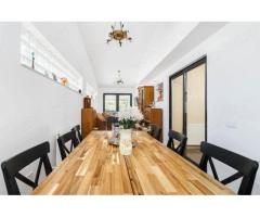 Vand apartament 5 camere ,200mp ,parter + curte proprie 150 mp - Imagine 7