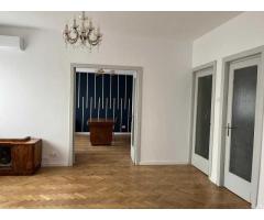Apartament fermecător și luminos în zona Unirii – 75 mp