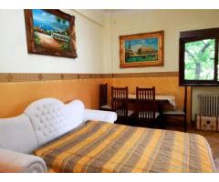 Apartament ultracentral Armeneasca 4camere 97mii - Imagine 2