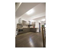 De vanzare Apartament cu 4 camere si dependite-  Ultra central- strada sepcari 9 - Imagine 8