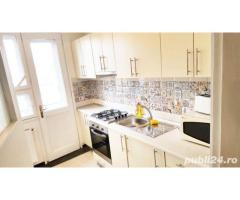 Apartament ultracentral cu vedere superbă, super investiție - Imagine 3