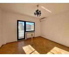 Apartament ultracentral cu vedere superbă, super investiție - Imagine 5