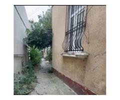 Vând Casă 2 corpuri stil vagon centrul Bucureștiului
