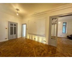 Apartament in vila  - renovat lux , 4 camere - Imagine 5