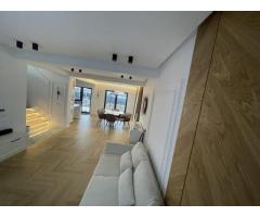 CASA MIROSLAVA -Asfalt , Notariat Miroslava. Beci - Imagine 5