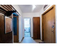 Inchiriez ap 2 camere, semi-decom, renovat, sector 6, 400 Euro/luna