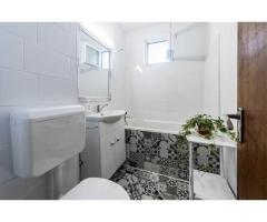 Inchiriez ap 2 camere, semi-decom, renovat, sector 6, 400 Euro/luna - Imagine 7