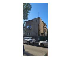Vila P+1 Piața Muncii , strada Orzari, apartament cu 3 camere la Parer
