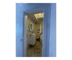 Casă 3 camere 2 băi și curte 75 mp finisată și mobilată lux - Imagine 10