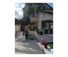 Vila unicat aproape de lac - Imagine 2