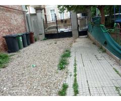Vand 3 apartamente intr-o vila cu 1 etaj
