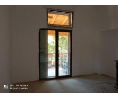 Vand 3 apartamente intr-o vila cu 1 etaj - Imagine 5