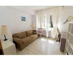 Apartament 3 camere ,metrou straulesti cu parcare.