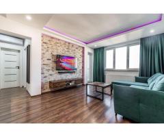 La câtiva pași de mal | 2 camere, 52 mp utili, bloc nou cu lift