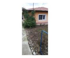 Casa de vânzare cu teren