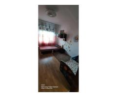 inchiriez apartament 3 camere ,loc parcare - Imagine 2