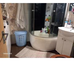 Ag BRASADAS vinde ap 2 cam etaj 8/8 zona IRA.