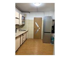 Apt 3cam renovat  69mp, dotat cu  CT, AC , an 1985  etaj 7/8, mobilat - Imagine 9