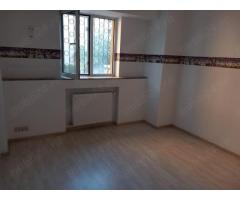 Vand apartament 3 camere - Imagine 2