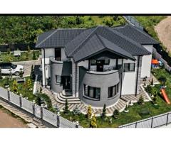 vila ,casa centru Sorogari langa parc,lac 200 m de lac Aroneanu