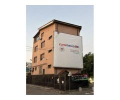 Cladire cu spatiu comercial stradal - Imagine 8