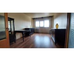 Vand apartament 4 camere situat la 10 min de Piata Unirii