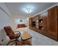 Vand Apartament spatios cu 4 camere de vanzare pe Bdul Decebal