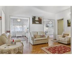 Vând apartament lux