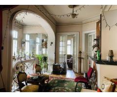 - Super oferta - Apartament 3 camere cu mansarda si curte Cotroceni