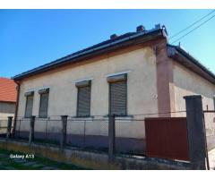 Ag EUROPA vinde casa cu 4 camere si teren de 60 ari in Ambud.