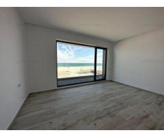 Ag . Eu . vinde Ap. 2 cam 78 mp langa mare direct pe plaja  An. 2023 Mamaia - Imagine 8