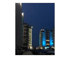Studio de vanzare 40 mp Et. 3/4  Mamaia nord Twin Rezidence aproape de plaja - Imagine 3