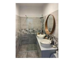 Apartament 2 cam. de vanzare 61mp + terasa 15 mp la 30 m de plaja - Mamaia Nord - Imagine 4