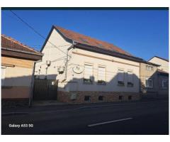 BRASADAS vinde casa in centrul orasului S+P+M Piata Mare