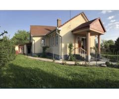 Vand casa in Acas judetul Satu Mare 136 mp si teren 710 mp